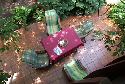Ferienhaus Retro-Atmosphäre, Terrasse mit alt