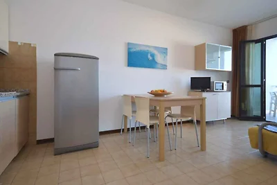 Studio mit Klimaanlage und Balkon