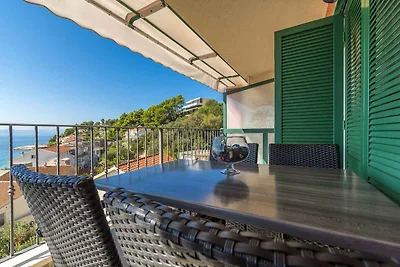 Studio mit Balkon und Klimaanlage