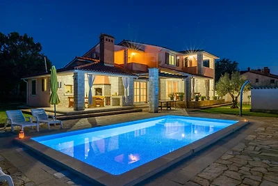 Villa mit Pool