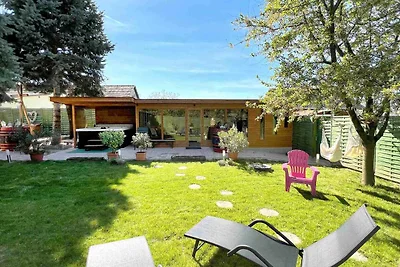 Ferienhaus mit liebevoller Einrichtung, Whirl