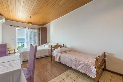 Studio mit gemeinsamer Terrasse direkt am