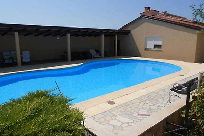 Ferienwohnung mit Pool und Klimaanlage