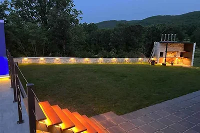 Ferienhaus Mit Terasse und Pool
