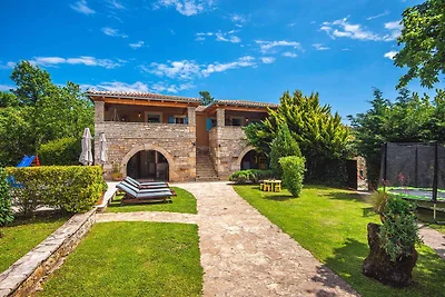 Ferienhaus mit Pool und Klimaanlage