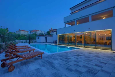Villa nur 200 m vom Zentrum entfernt
