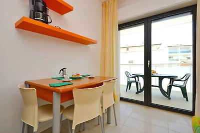 Ferienwohnung mit Klimaanlage und Balkon