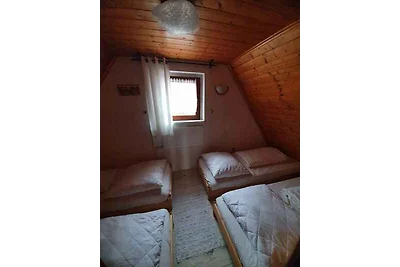 Ferienhaus am Wald mit Kaminofen und Billard