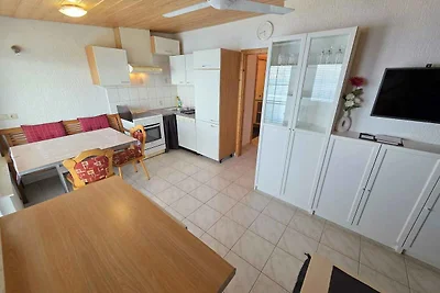 Ferienwohnung mit Balkon, 150 m vom Meer