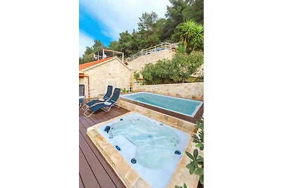 Ferienhaus mit Klimaanlage und Aussenpool