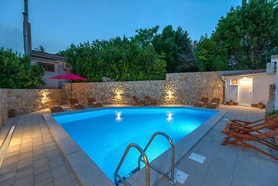 Ferienwohnung mit Pool, Grill und Klimaanlage
