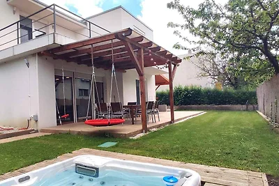 Ferienhaus mit Whirlpool, Klimaanlage und