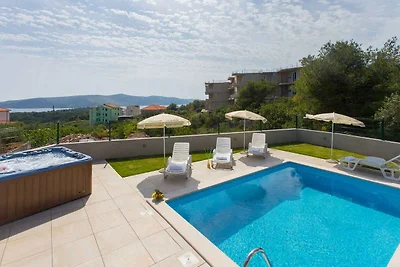 Holiday home relaxing holiday Seget Vranjica