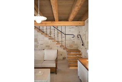 Villa mit Swimmingpool in ruhiger Umgebung