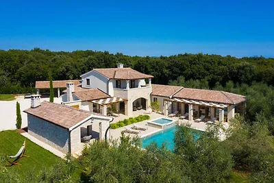 Villa mit Klimaanlage und Pool