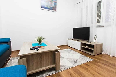 Gemütliches Apartment Vesna in Vodice für ein