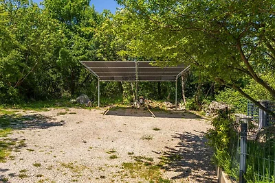 Villa mit Pool in ruhiger Lage