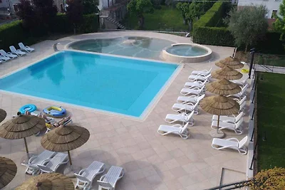 Studio mit Klimaanlage, Balkon und Pool