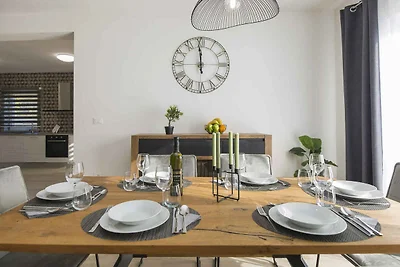 Ferienhaus Villa mit Pool und Grill