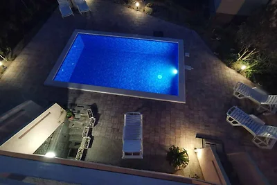 Ferienwohnung mit Terrasse und Grill