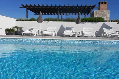 Ferienwohnung mit Pool und Grillterrasse