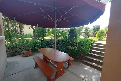 Ferienwohnung mit grossem Garten, Internet un