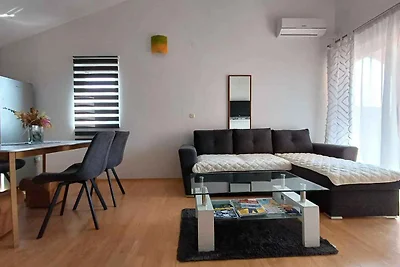 Ferienwohnung mit Klimaanlage und Balkon