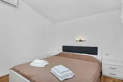 Ferienwohnung am Meer mit Balkon