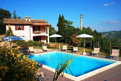 Ferienhaus Mit Terasse und Pool