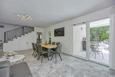 Das modern gestaltete Ferienhaus bietet Ihnen