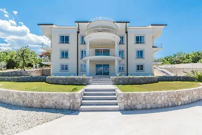 Ferienwohnung mit Pool und Klimaanlage