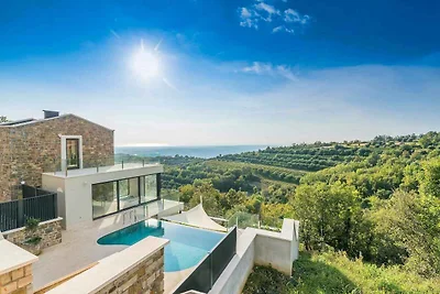 Villa mit Pool und Sauna