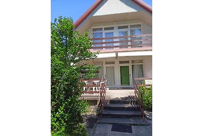Ferienhaus mit Terrasse, grossem Garten und