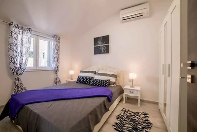 FerienHaus mit Klimaanlage und Aussenpool
