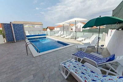 Ferienwohnung mit Klimaanlage und Pool