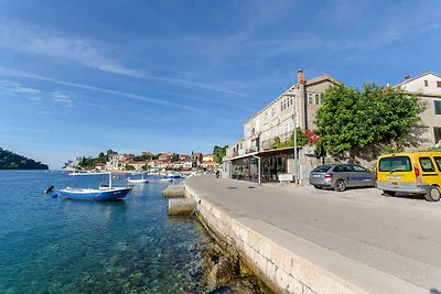 Ferienwohnung mit Klimaanlage am Meer in Brna