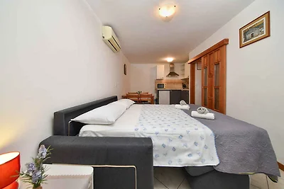 Ferienwohnung mit Balkon und Klimaanlage