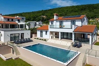 Villa mit Klimaanlage und Pool