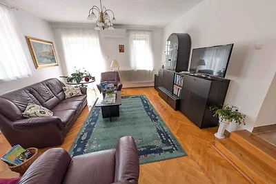 Ferienhaus mit Aussenpool, Grill und grossem