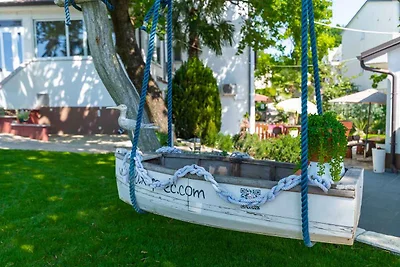 Ferienhaus mit grossem Garten und Pool