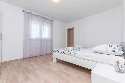 Ferienwohnung mit Klimaanlage und Pool
