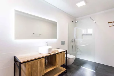 Ferienwohnung modern ausgestattet mit Pool