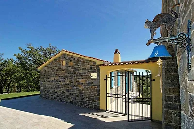 Ferienhaus mit Terrasse und Pool