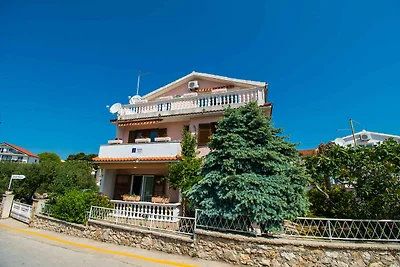 Ferienwohnung mit Terrasse und Grill