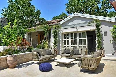 Villa mit Pool, Sauna