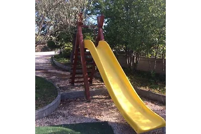 Ferienwohnung mit Kinderspielplatz und Pool