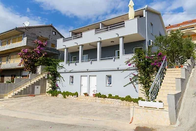 Appartamento Vacanza con famiglia Okrug Gornji