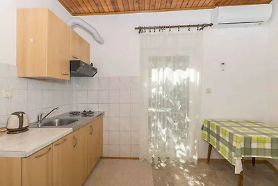 Ferienwohnung mit Balkon und Pool