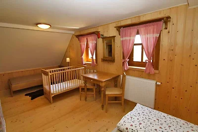 Ferienhaus mit Aussenpool und Internet