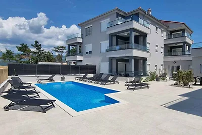 Ferienwohnung mit Terrasse und Klimaanage